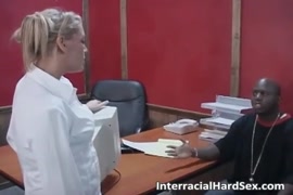 سكس في المواصلات العامة